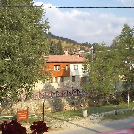 Otel Chuchura Family Koprivştitsa