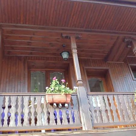 Otel Chuchura Family Koprivştitsa